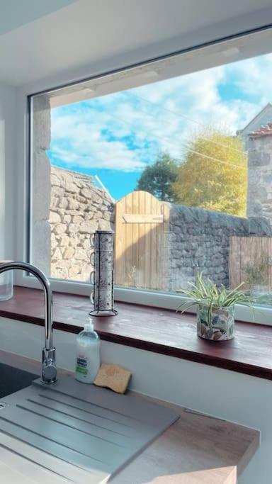 Superbe Appartement Avec Jacuzzi Et Jardin Prive Marlhes Kültér fotó